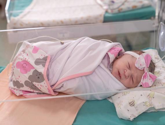 Parto Cesárea de Nascimento Isis