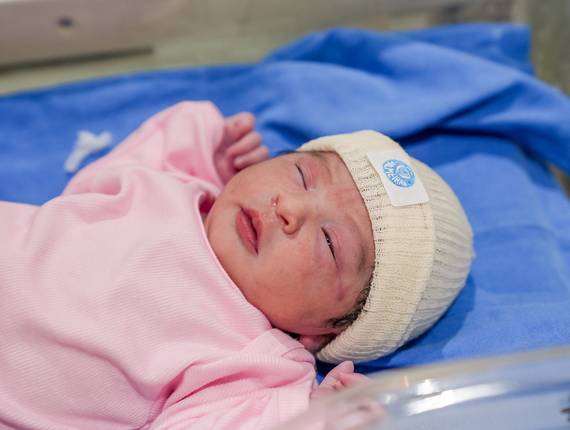 Parto Cesárea de Nascimento Alice