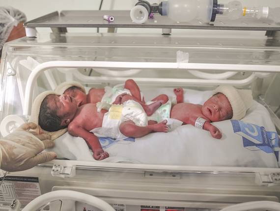 Parto Cesárea de Nascimento Helena, Heitor e Joaquim