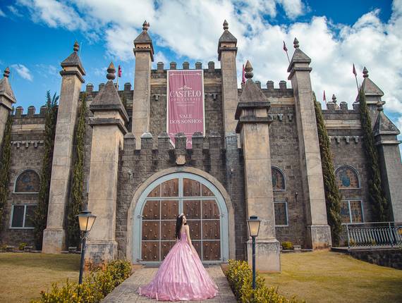 BOOK DOS QUINZE de Yasmin