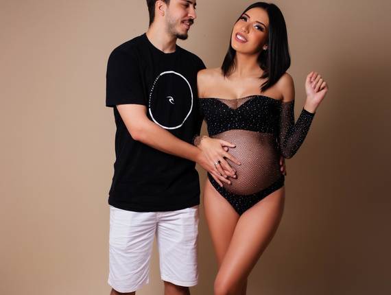 Gestante Estúdio de Victoria da doce espera do Davi
