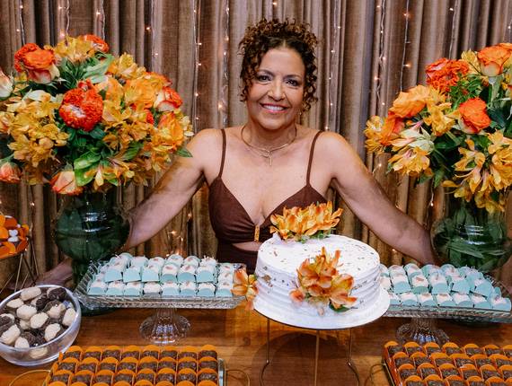 Aniversário Maturidade de Adriana faz 60 anos