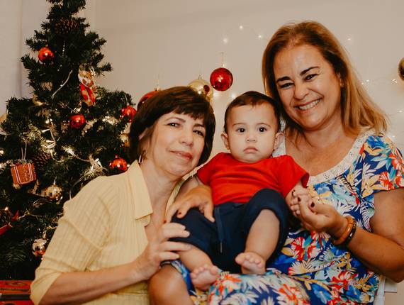 Natal de Avós e neto no Natal 2021