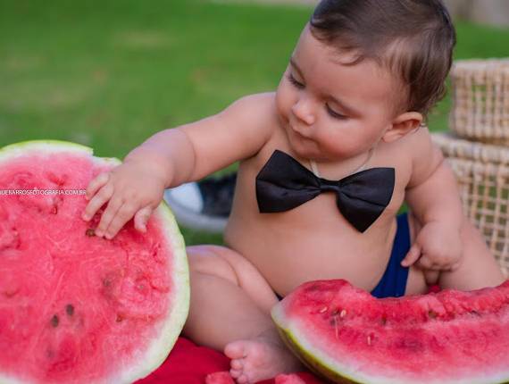 Ensaio Infantil de Tito - Smash the fruit