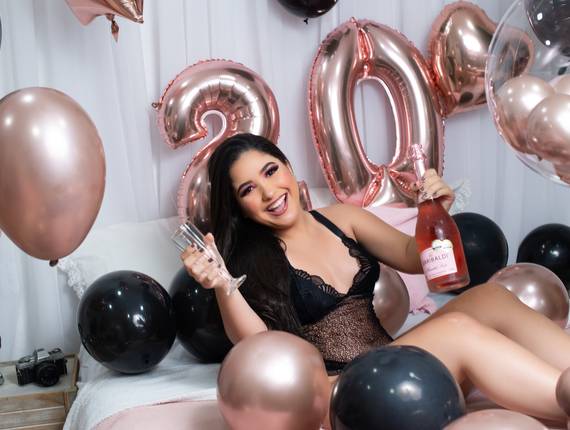 Ensaios de Amanda - Parabéns pra você - 20 anos 