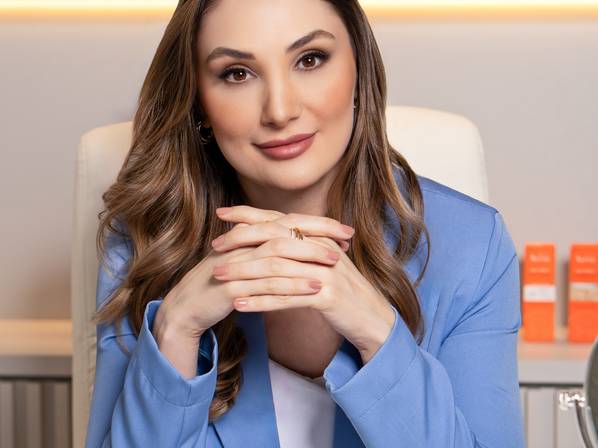 RETRATOS CORPORATIVOS de DRA STEPHANIE - Dermatologista