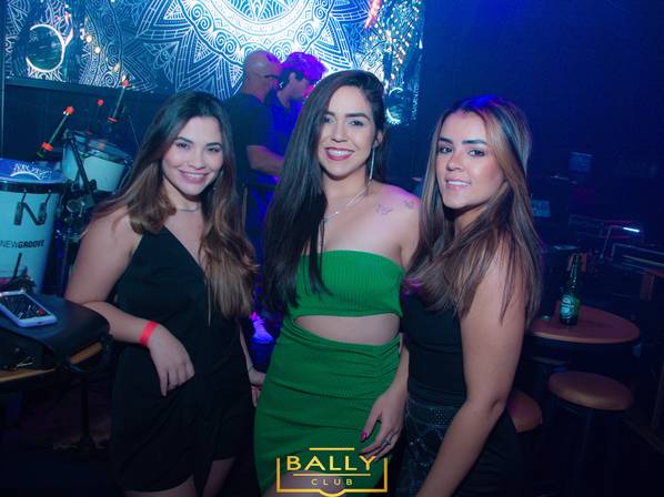 BALLY HOUSE  de SEXTOU  06/09