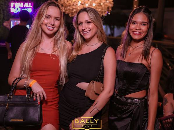 BALLY HOUSE  de SABADOU  08/03