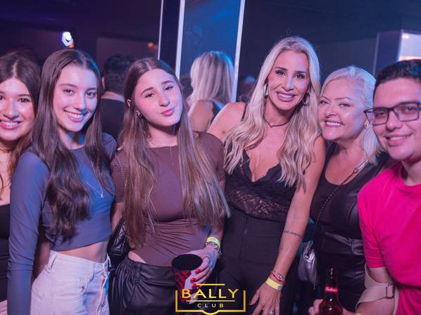 BALLY SERTANEJO de QUINTOU DE FERIADO NA BALLY 