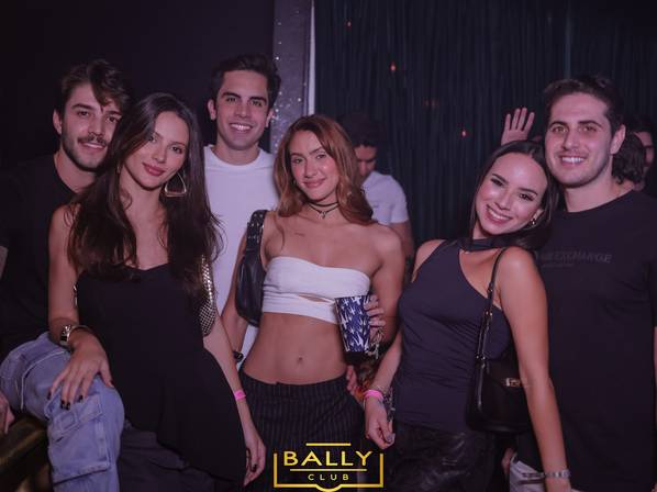BALLY HOUSE  de SEXTOU COM ADAM KLEIN