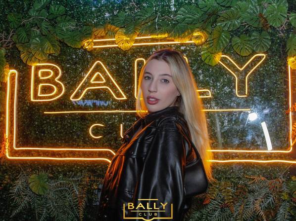 BALLY HOUSE  de FERIADOU NA BALLY