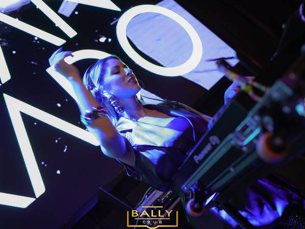 BALLY HOUSE  de SEXTOU NA BALLY  