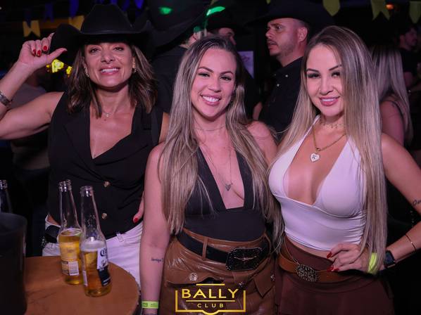 BALLY SERTANEJO de AFTER DIEGO & ARNALDO 