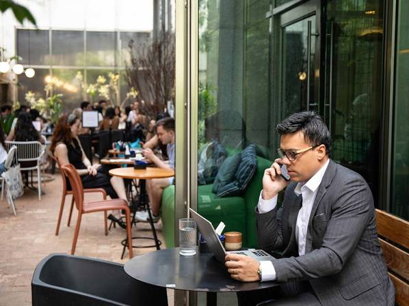 Fotografia Corporativa Lifestyle de Ensaio Corporativo lifestyle na Avenida Paulista do Advogado Lucas Palma 