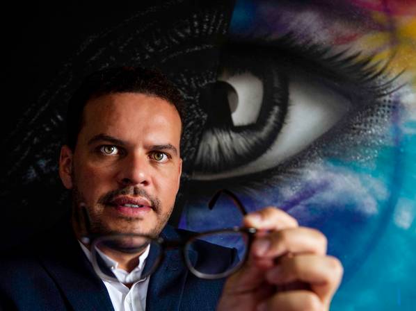 Fotografia Corporativa Lifestyle de Ensaio Fotográfico p Redes Sociais - Dr Robson Assunção ( Médico Oftalmologista)