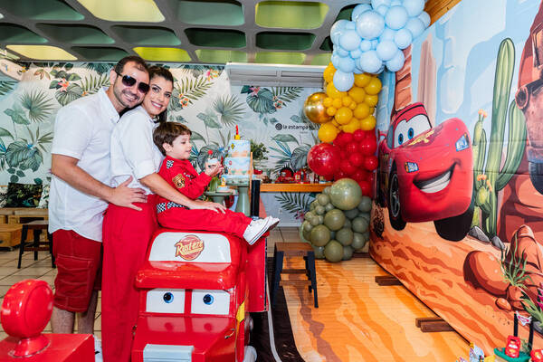Crianças poderão andar em “Carros” de corrida de verdade na Disney