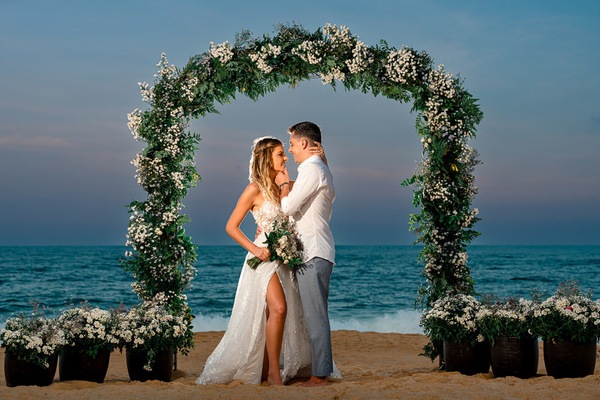 Casamento na Villa Sonali em Balneário Camboriú com estilo praiano fotografado por Diego Dahmer Fotografia