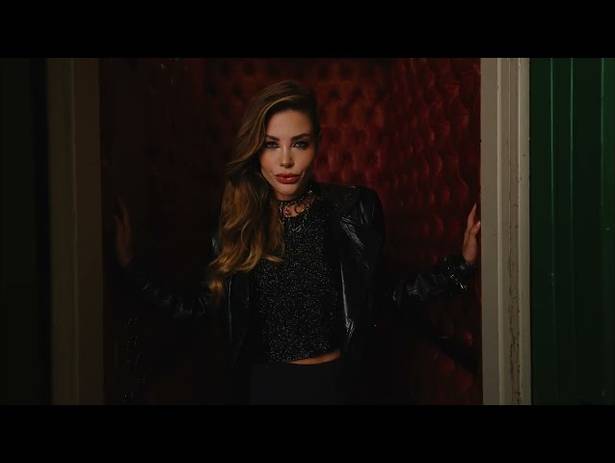 FASHION de Moda é movimento. Estilo é expressão