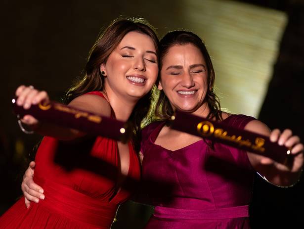 Formatura de Formatura em Odontologia Feevale: Daniela e Aline