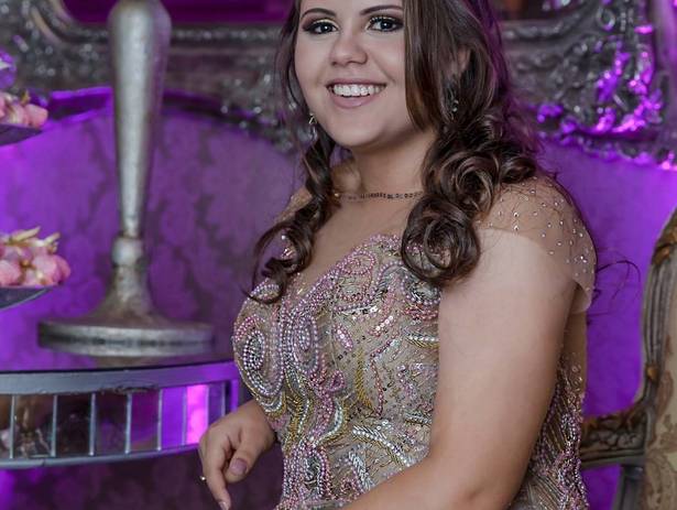 15 anos de Júlia Miola