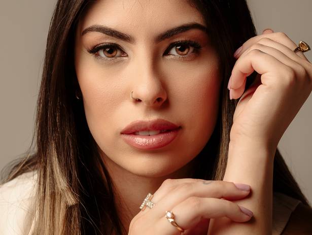 Posicionamento de Imagem de Camila Gularte - Médica