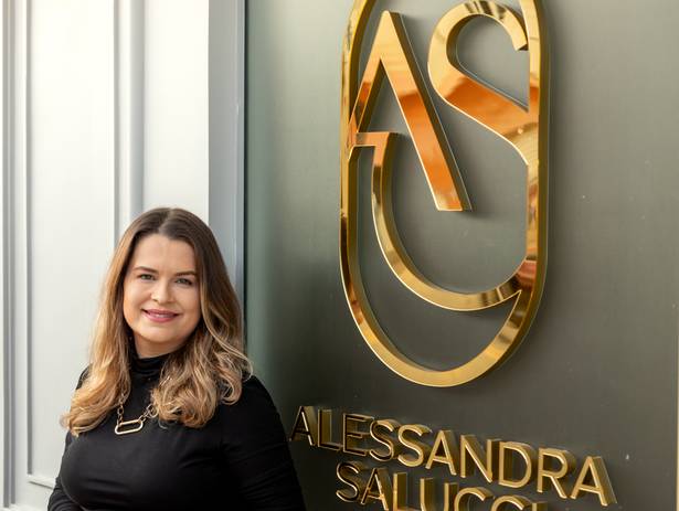 ENSAIOS de Alessandra Saluci