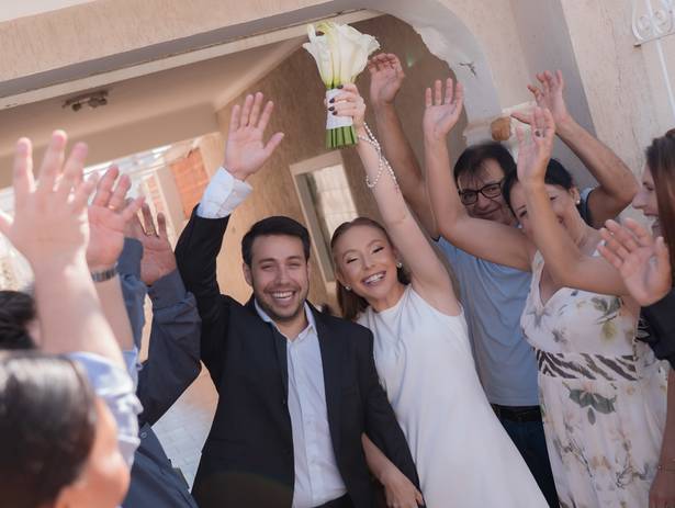 Cívil de Carolyne e Hugo