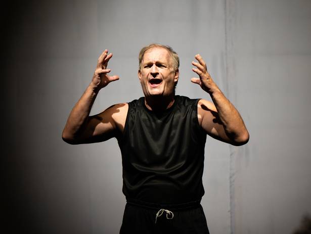 Teatro de Estranho Familiar