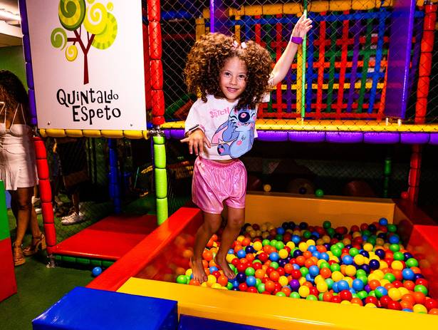 Aniversário Adulto  de Liz faz 5