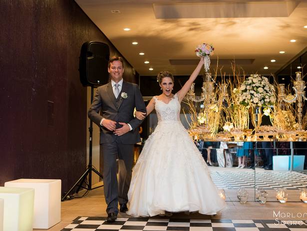 CASAMENTOS de Casamento Santiago & Francieli na Vinícola Lovara Bento Gonçalves