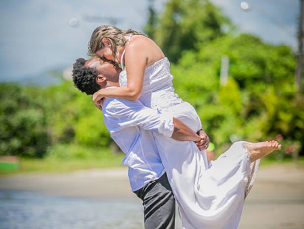 TRASH THE DRESS de Trash the dress em Guarda do Embaú SC – Renata & Tiago