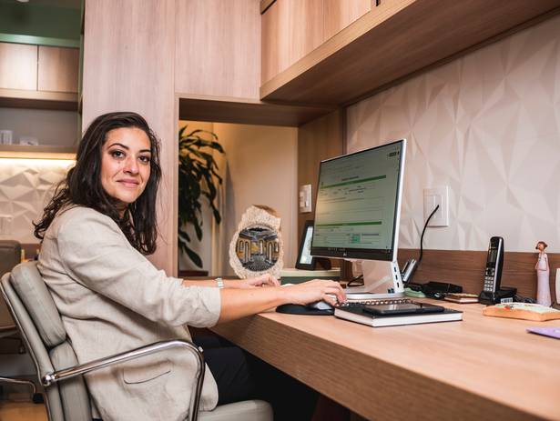 Perfil Profissional de Juliana Achcar - Coach Financeira