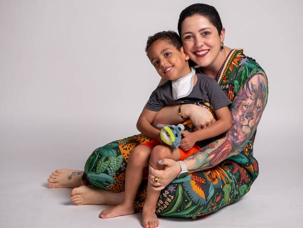 Ensaio de Ensaio Fotográfico Dia das Mães: Deyse e Davi | Estúdio de Fotografia