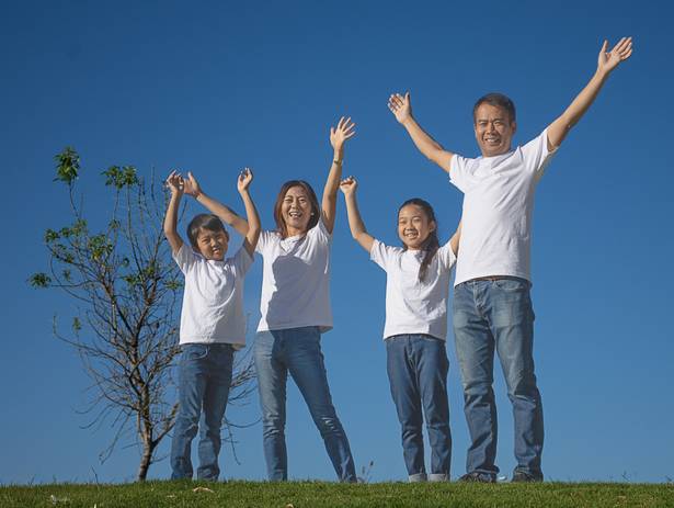 SESIÓN FAMILIA de Sesión familiar en Parque y Estudio 