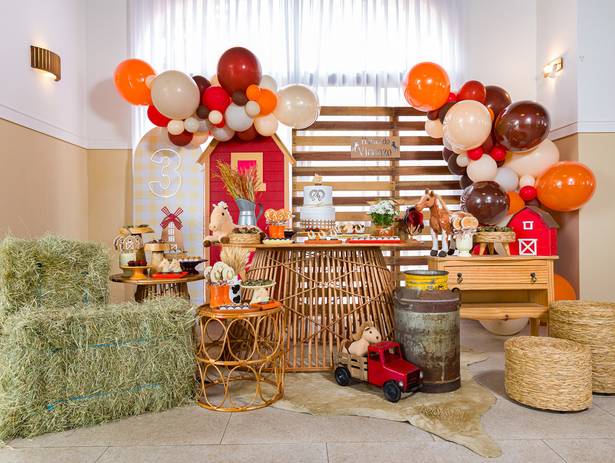 aniversário infantil de 5 Anos de Histórias: Celebrando o Aniversário de 3 Anos do Vicenzo no Condomínio Campo de Toscana