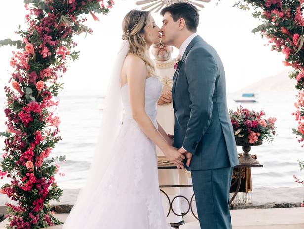 Casamento na Praia  de Casamento no Viela da Praia – São Sebastião: Um Cenário Encantador para o Seu Grande Dia