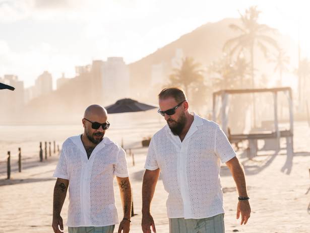 Casamento na Praia  de 💛 Casamento Homoafetivo no Guarujá: Adelino e Fabrício no Hotel Casa Grande da Enseada