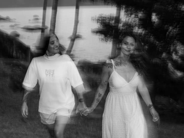 Ensaio Familia de Pedido de casamento em Ilhabela: Adriana & Letícia na magia do entardecer