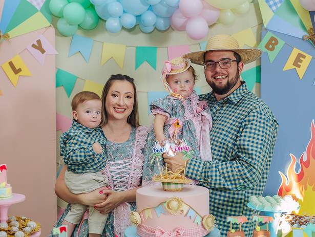 Aniversario de 01 Ano Emily e Bento