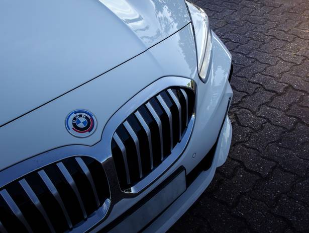 Automóvel de Design em Estado Puro