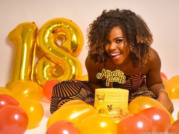 ENSAIO DE ANIVERSÁRIO de Mirela - 18 anos