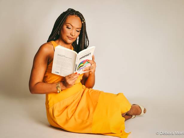 RETRATO CORPORATIVO de Retrato corporativo - Taiana Santana