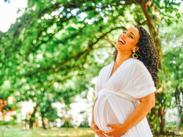 GESTANTE E FAMÍLIAS de Thais esperando seu bebê