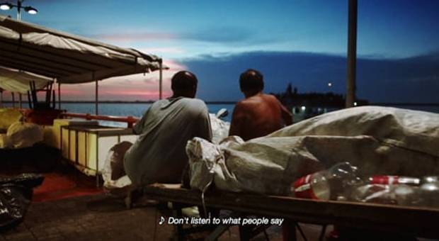 Colorização de NOWNESS - The Falling Sky - What Young People Call Music II