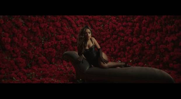 Colorização de Anitta Feat. Prince Royce | La Rosa