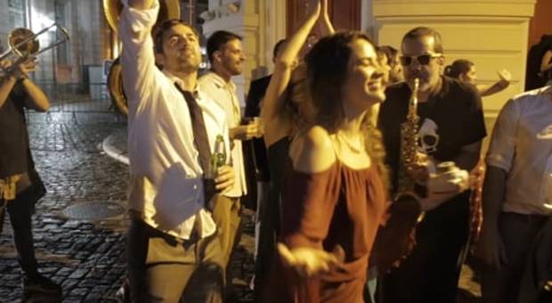 Pre-Wedding de Fim de festa com banda de fanfarra !