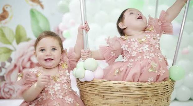 Aniversário de Primeiro aniversário das irmãs gêmeas Lara e Laura no Mini Vila Buffet em Campinas