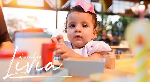 Filme dos Pequenos de Primeiro aninho da Livia 