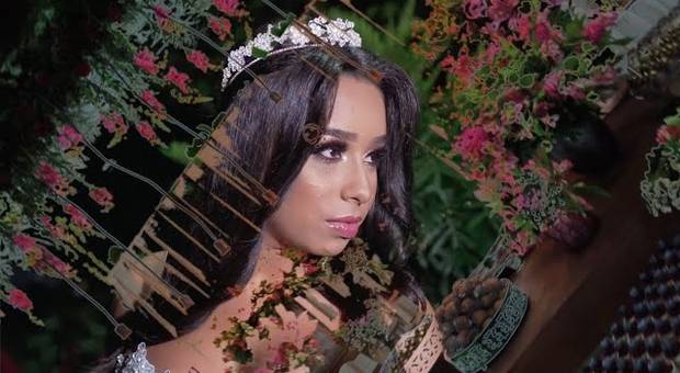 15 ANOS de Ana Karoliny Trailer