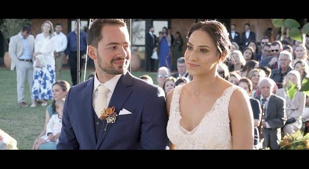 Teaser de LAURA + LAURO